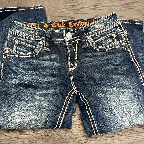 Rock Revival Capris - Picture 1 of 5